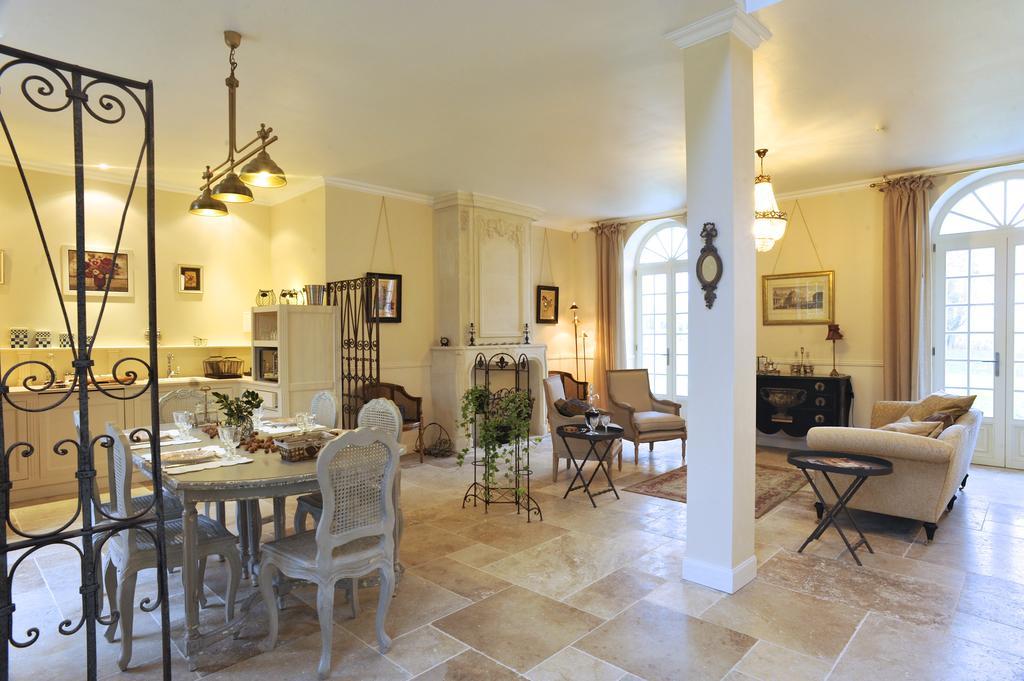 הוילה Condé-sur-Seulles L'Orangerie Du Grand Jardin חדר תמונה